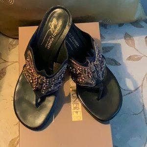 Woman’s Donald Plinar sandals